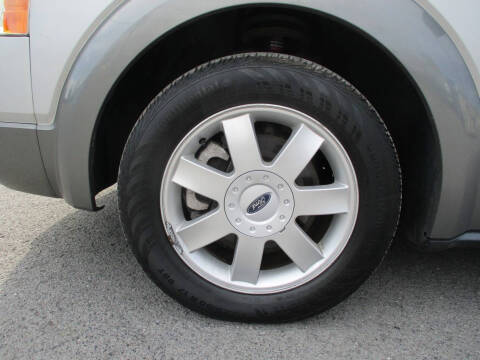 2005 Ford Freestyle SE