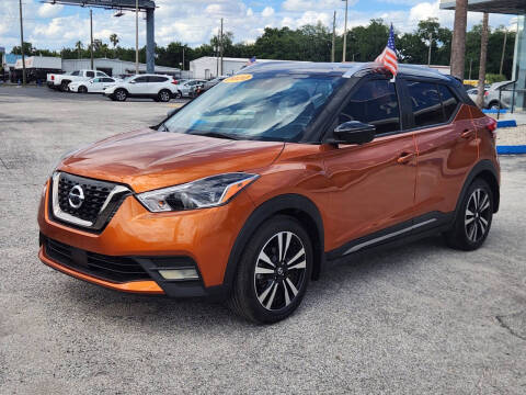 2020 Nissan Kicks SR
