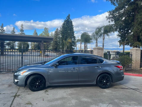 2015 Nissan Altima for sale at Gold Rush Auto Wholesale in Sanger CA