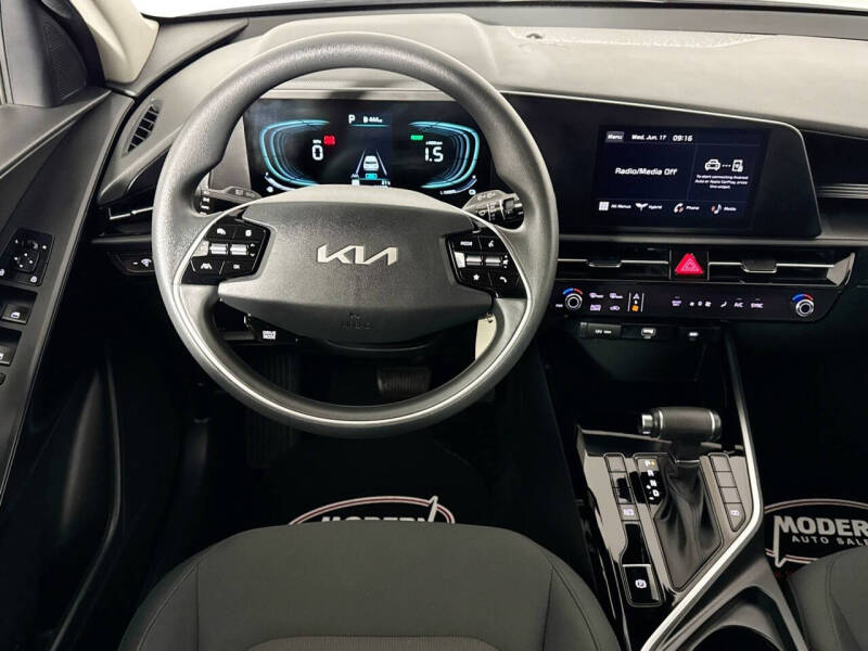 2023 Kia Niro LX