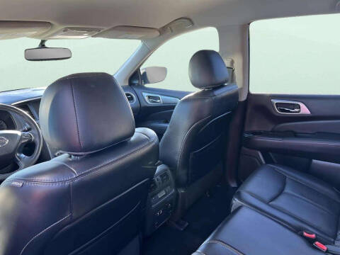 2020 Nissan Pathfinder SL