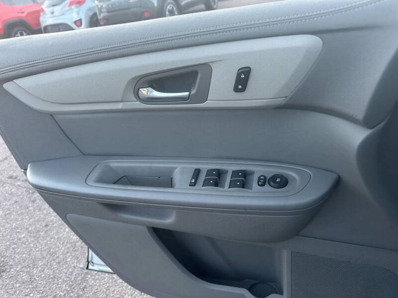 2017 Chevrolet Traverse LS