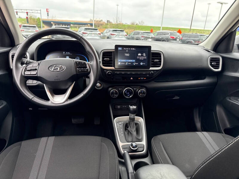 2025 Hyundai Venue SEL