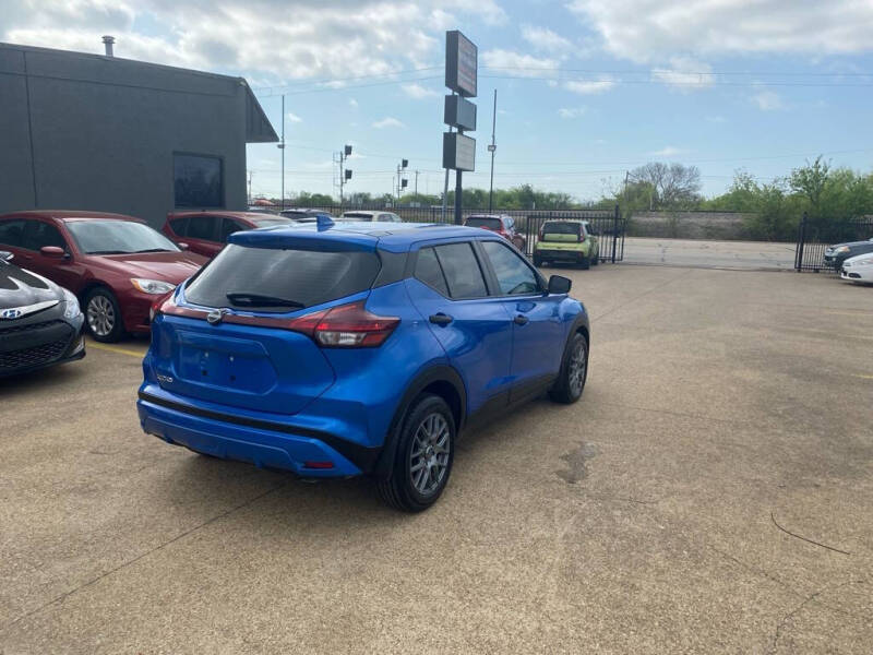 2022 Nissan Kicks S
