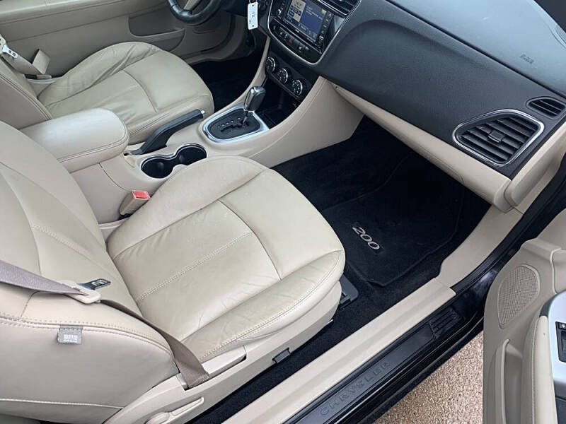 2011 Chrysler 200 Limited