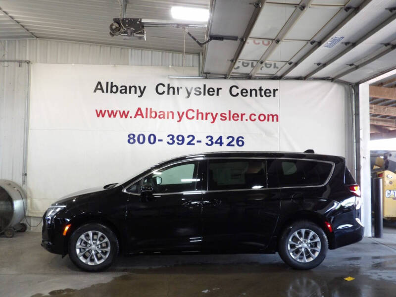 2027 Chrysler Pacifica Select