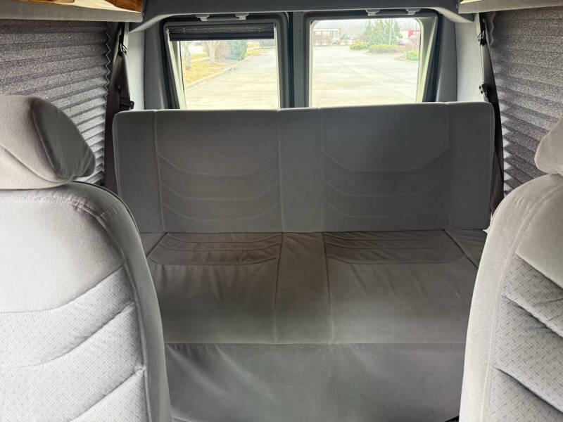 2000 Ford E-Series E-150