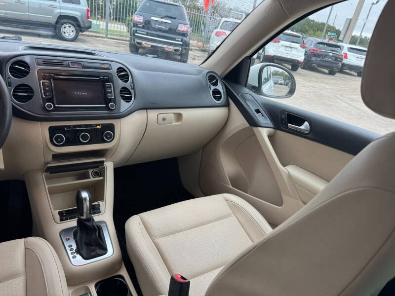 2012 Volkswagen Tiguan LE