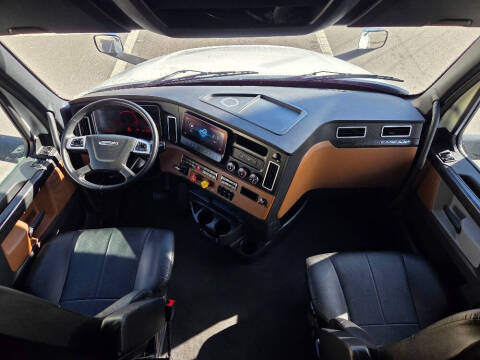 2024 Freightliner Cascadia 126