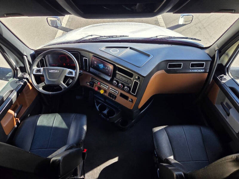2024 Freightliner Cascadia 126