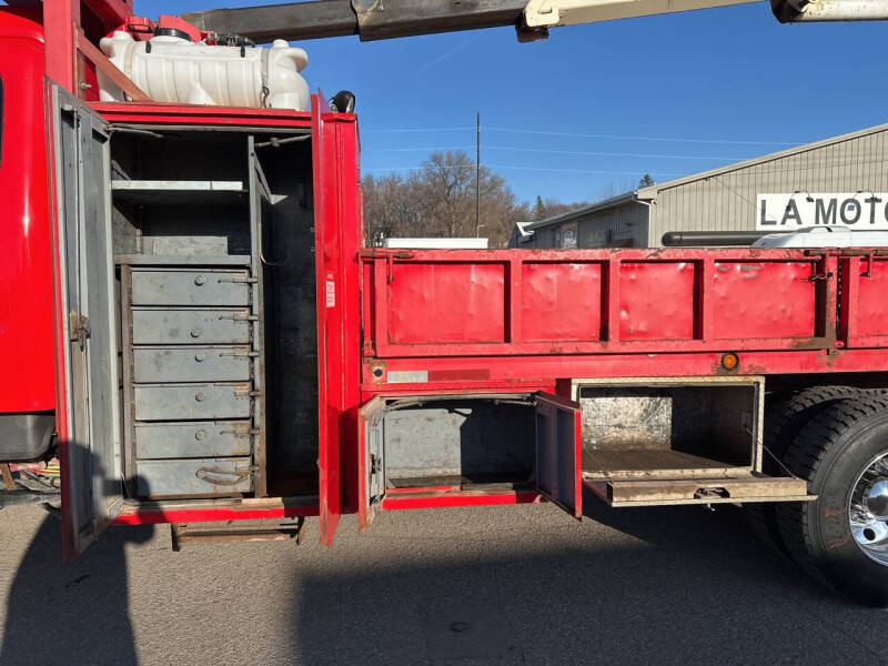 2005 Freightliner M2 106