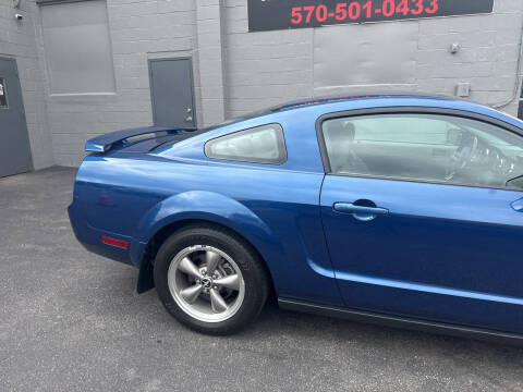 2006 Ford Mustang V6 Standard