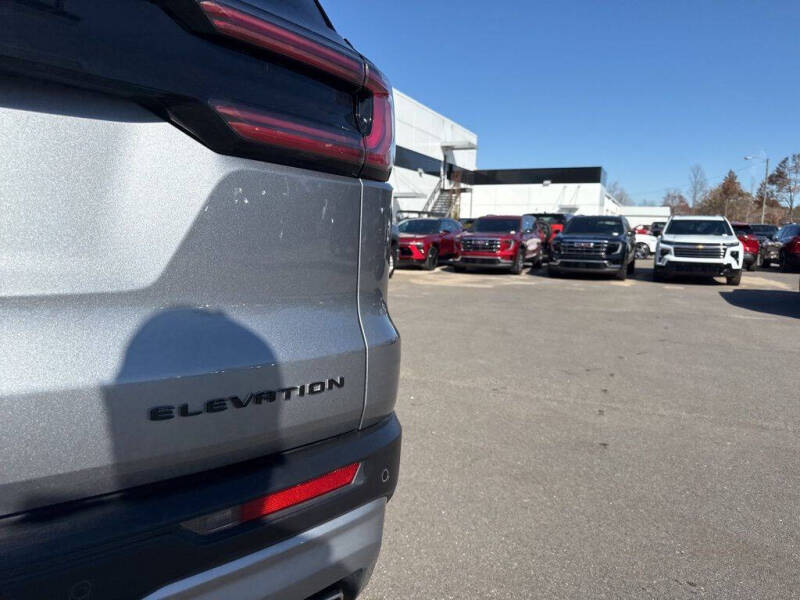 2025 GMC Acadia Elevation