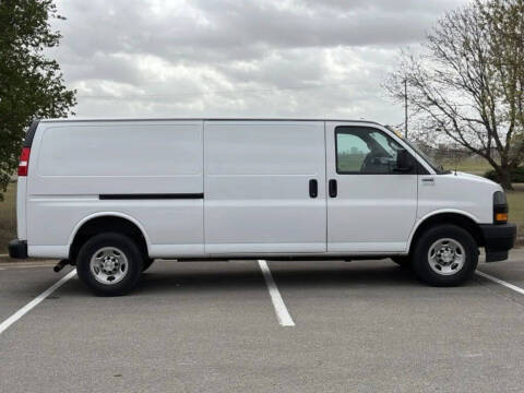 2023 Chevrolet Express 2500