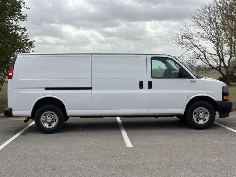 2023 Chevrolet Express 2500
