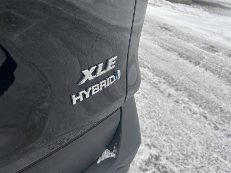 2021 Toyota RAV4 Hybrid XLE