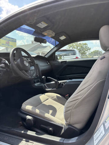 2012 Ford Mustang V6