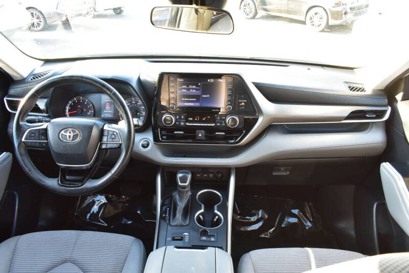 2021 Toyota Highlander LE