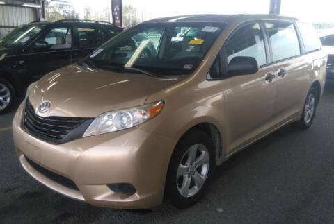 2012 Toyota Sienna for sale at The Bengal Auto Sales LLC in Hamtramck MI