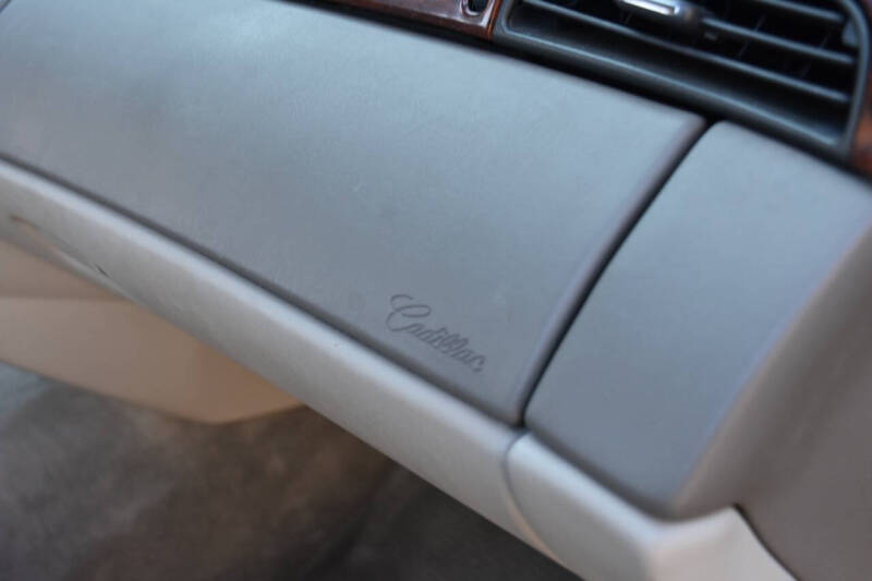 2003 Cadillac DeVille