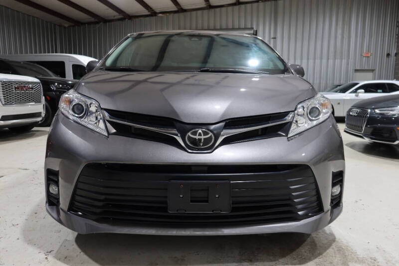 2020 Toyota Sienna LE 8-Passenger