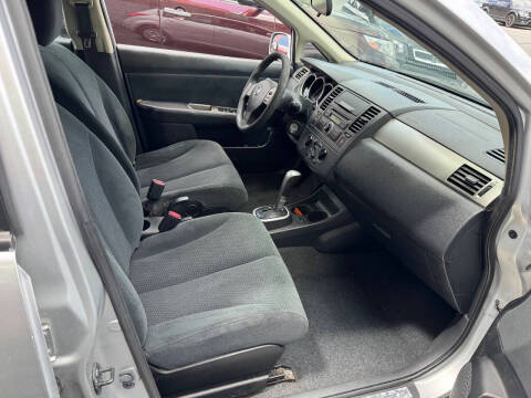 2010 Nissan Versa 1.8 S