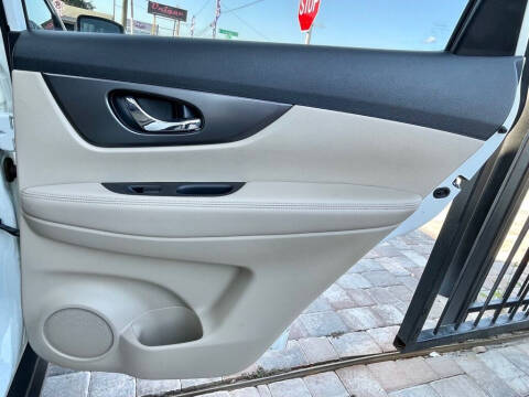 2016 Nissan Rogue SV