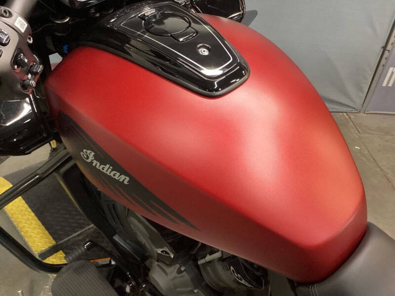 2024 Indian CHALLENGER DARK HORSE WITH POW