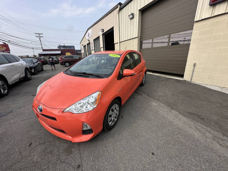 2014 Toyota Prius c Three