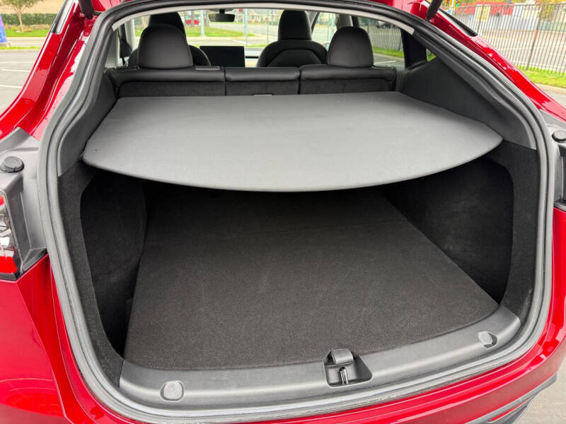 2024 Tesla Model Y Performance