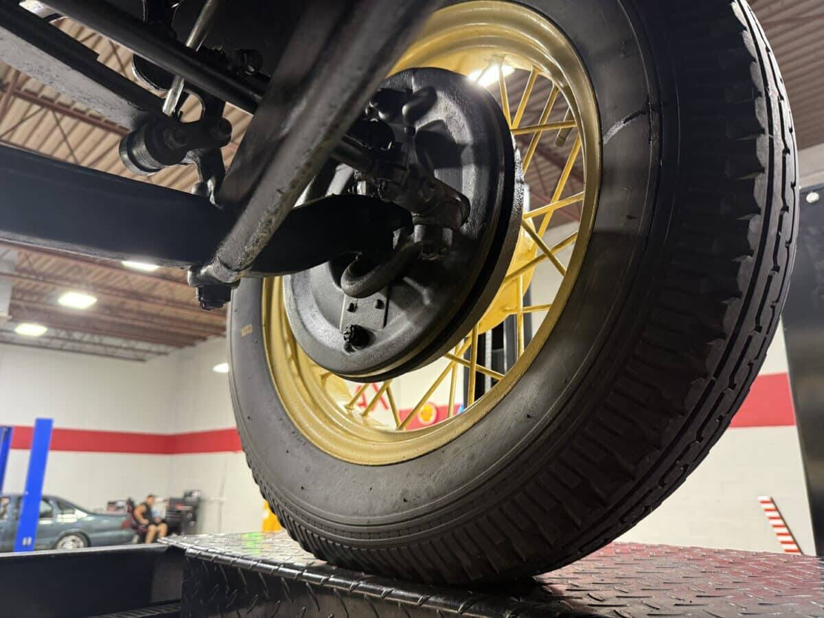 1932 Ford Model 18 81