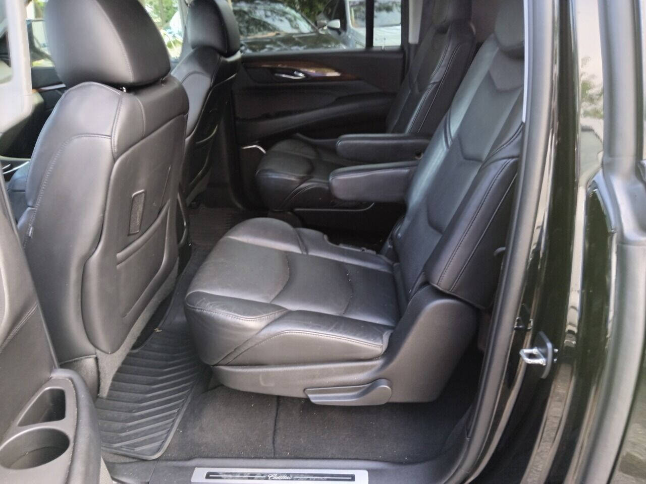 2015 CADILLAC Escalade SUV / Crossover - $23,950