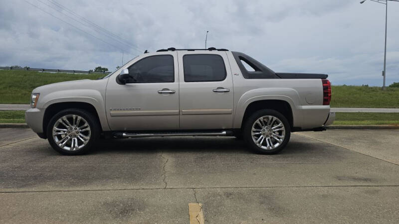 Chevrolet Avalanche's photo