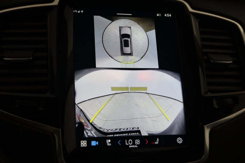 2025 Volvo XC90 B5 Plus Bright Theme