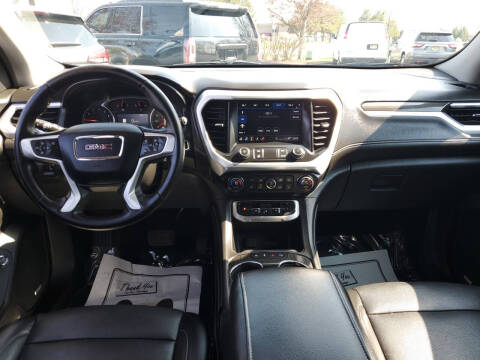 2023 GMC Acadia SLT