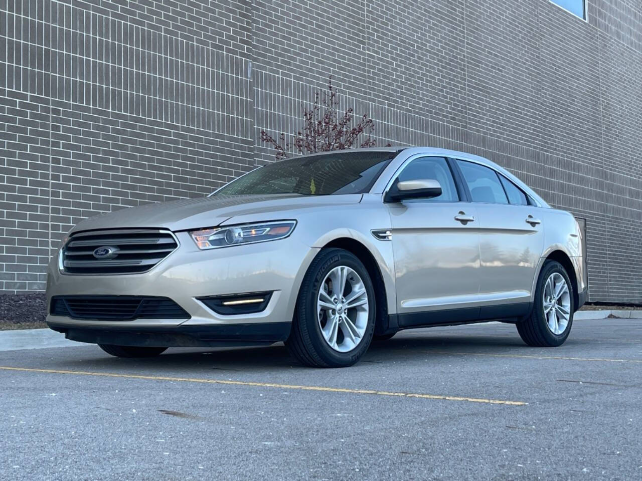 2018 Ford Taurus for sale at Phoenix Motor Co in Romulus, MI