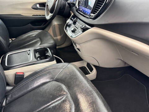 2022 Chrysler Pacifica Touring L