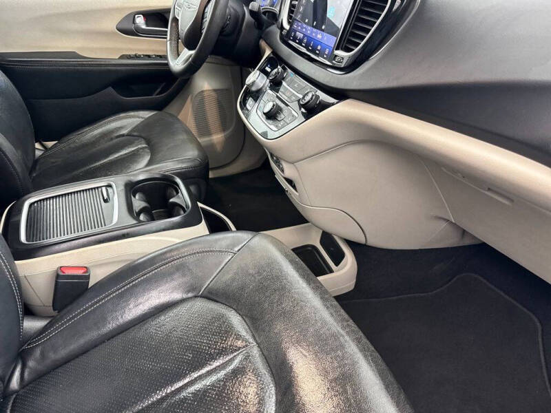 2022 Chrysler Pacifica Touring L