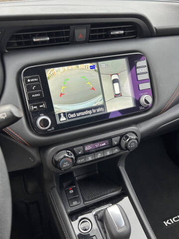 2023 Nissan Kicks SR