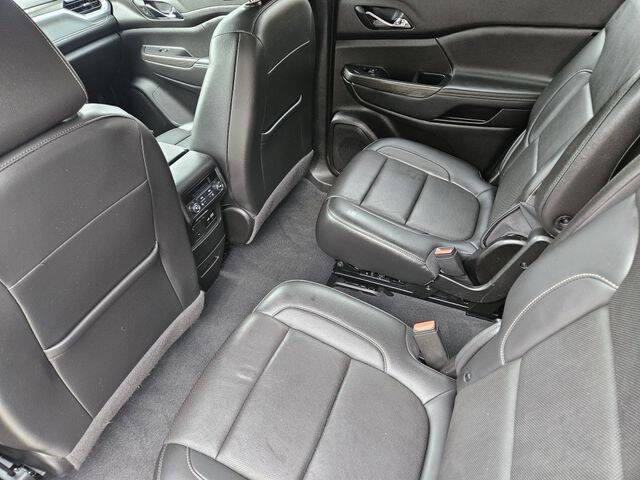 2022 GMC Acadia SLT
