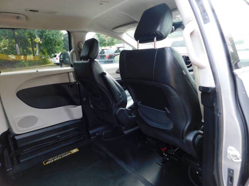 2021 Chrysler Voyager LXi