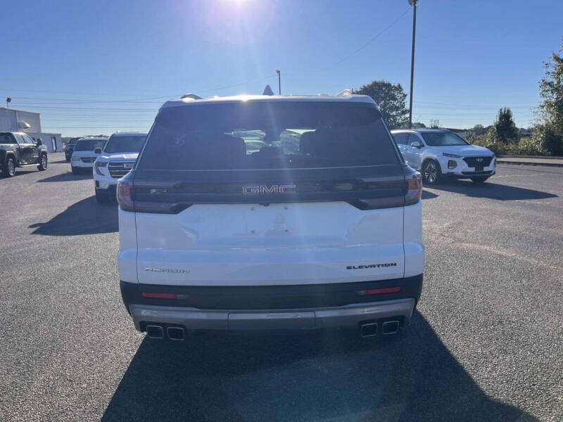 2025 GMC Acadia Elevation