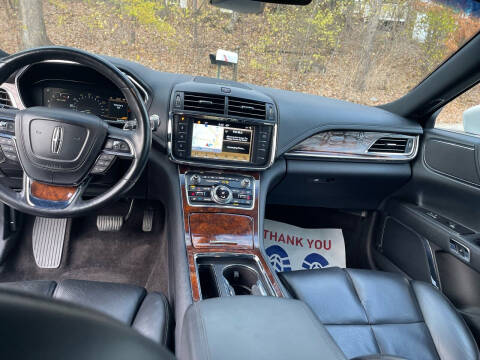 2017 Lincoln Continental Select