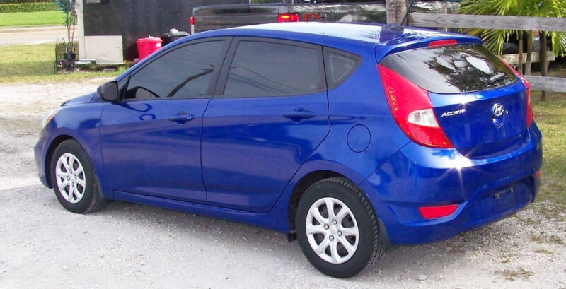 2014 Hyundai Accent GS photo 4