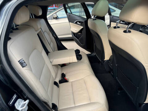 2017 Infiniti QX30 Premium