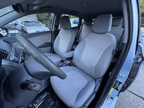 2012 Hyundai Accent GS