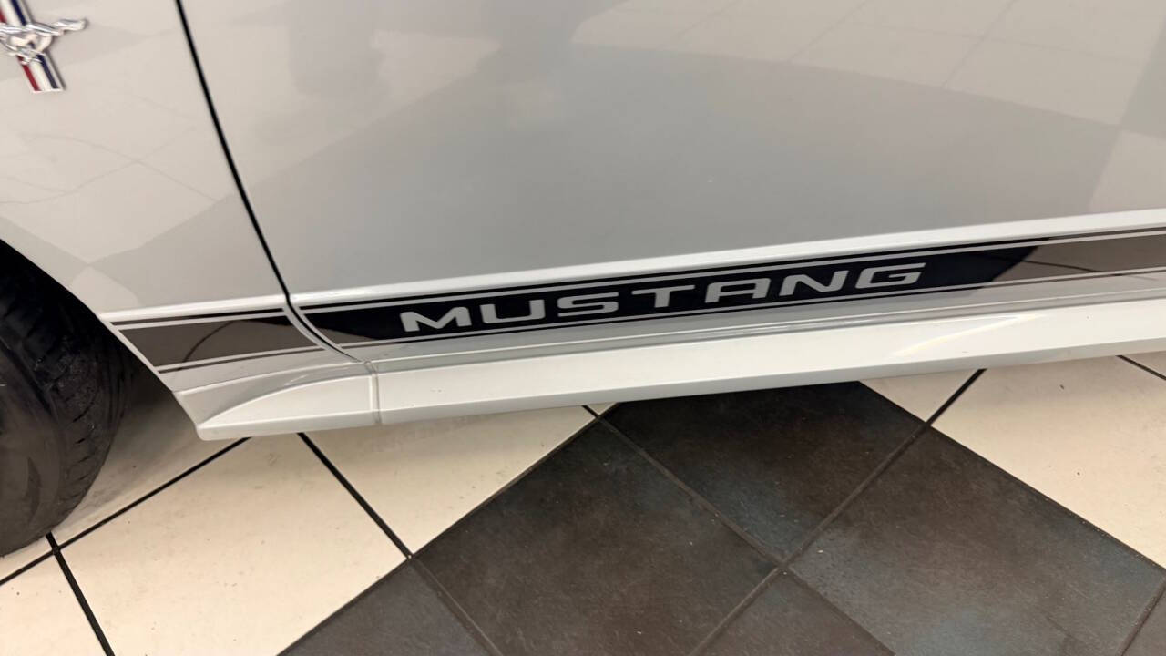 2002 Ford Mustang 33