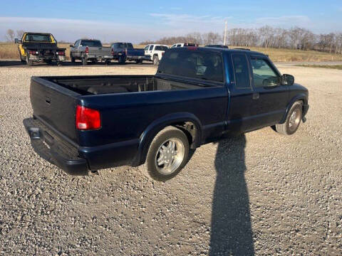 2000 Chevrolet S-10 LS