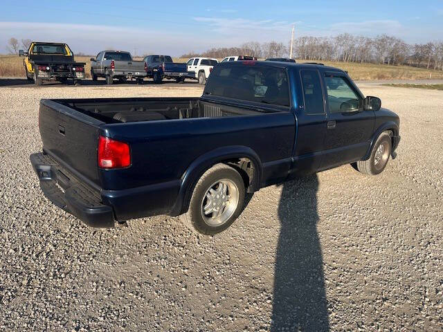2000 Chevrolet S-10 LS