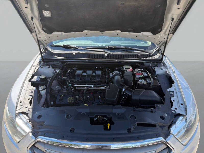 2014 Ford Taurus SE